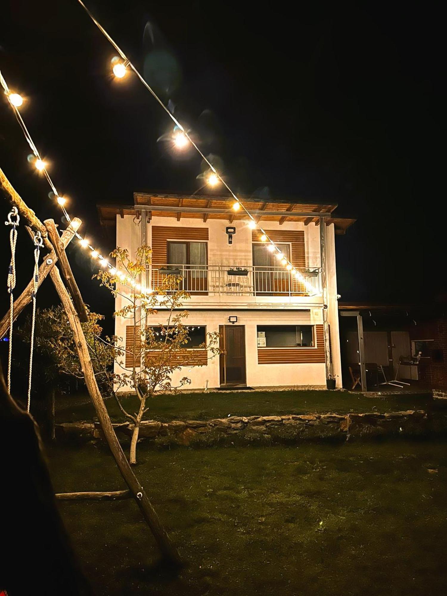 Wanderlust Cottage Avrig Exterior photo